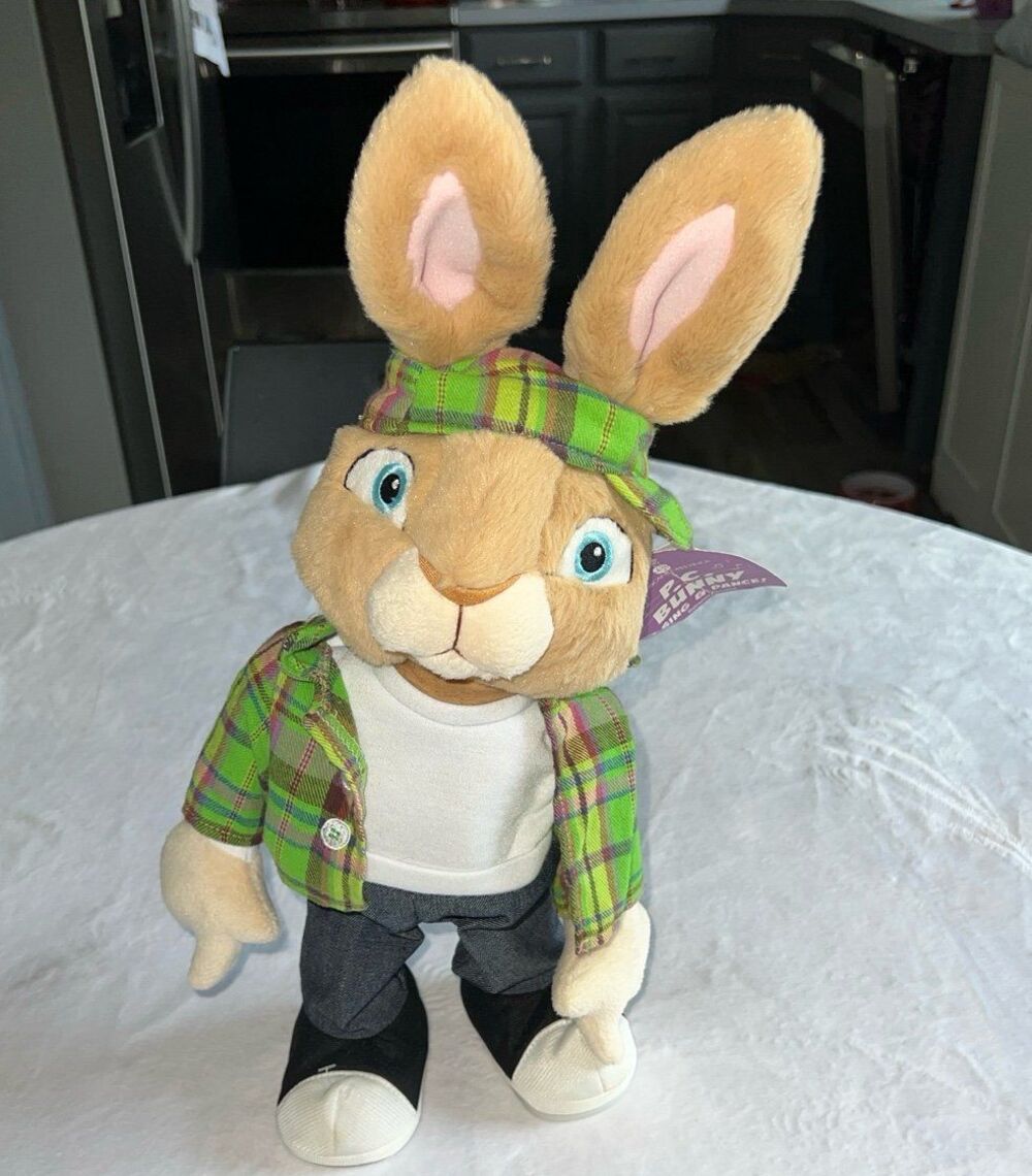 Rabbit - singing & dancing “It’s Easter”(you can't touch this)